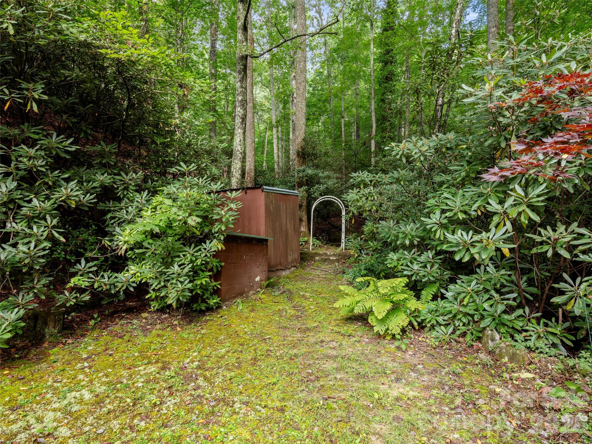 812 Crab Creek Road — Hendersonville