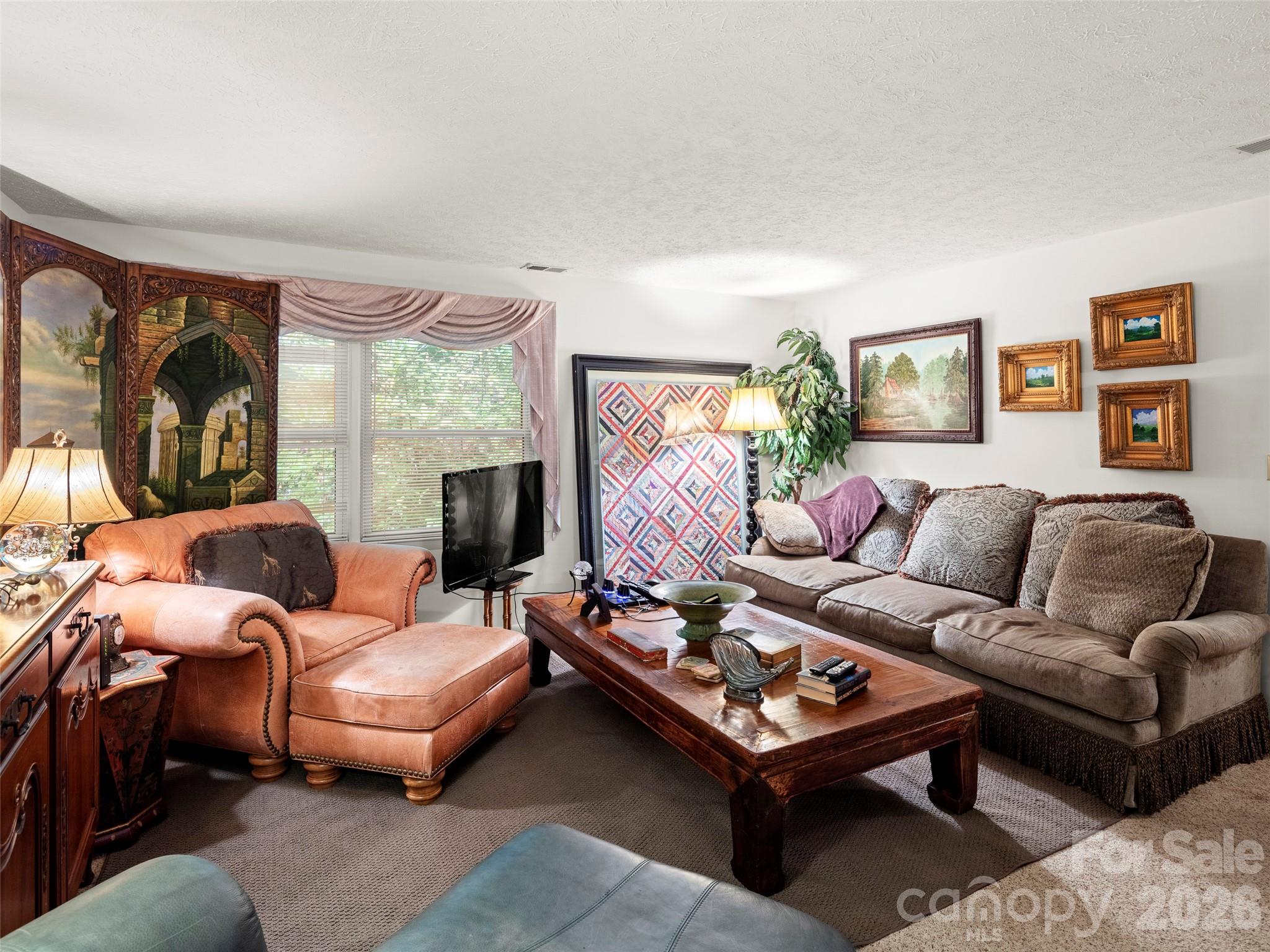 812 Crab Creek Road — Hendersonville