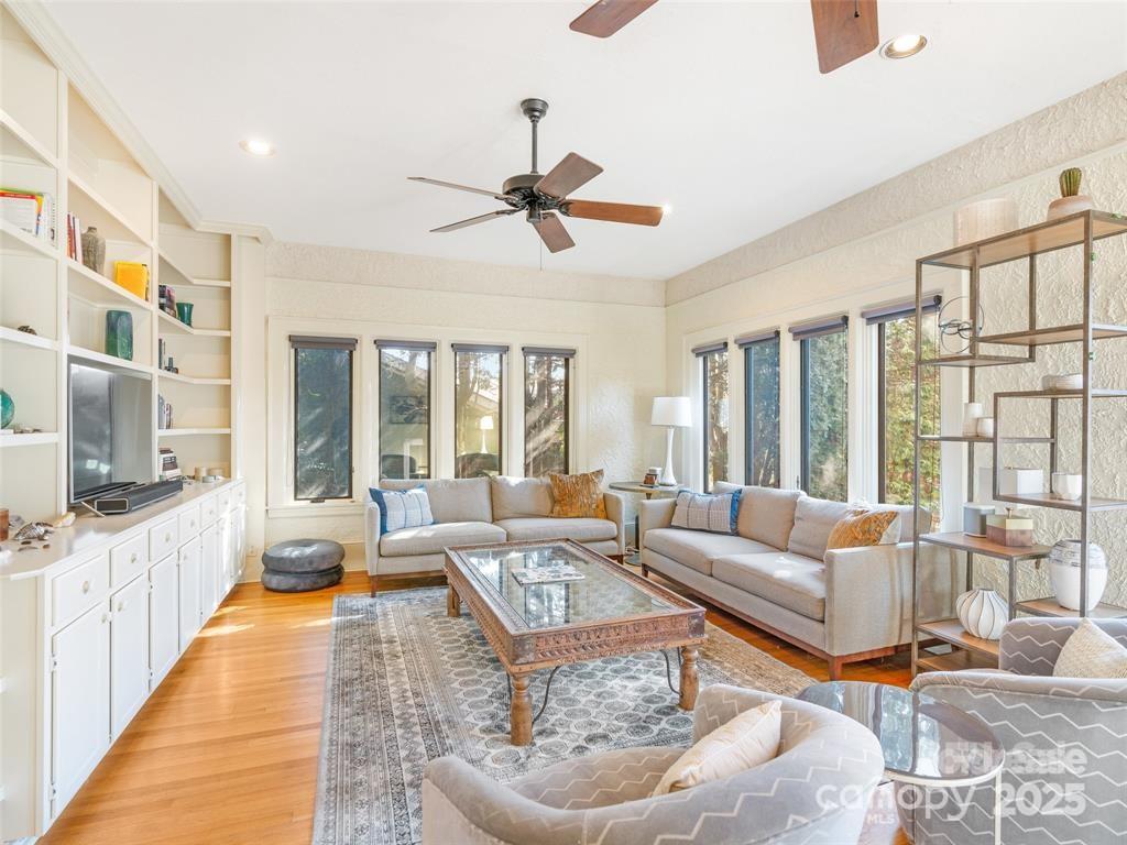 26 Sheridan Road — Asheville