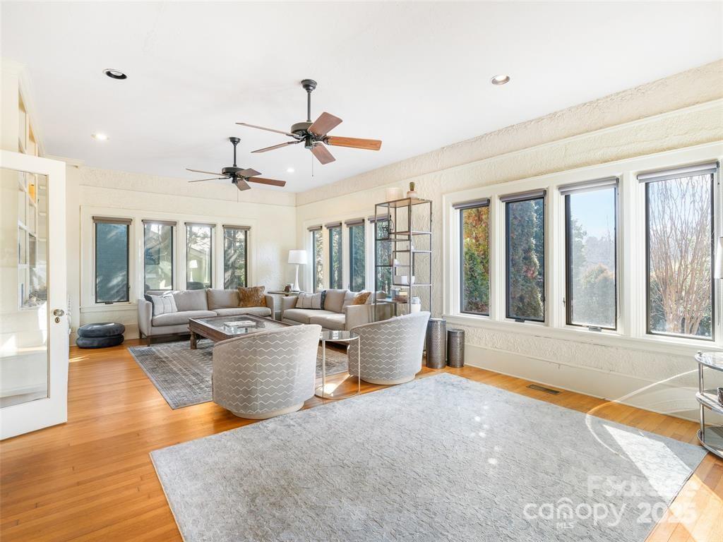 26 Sheridan Road — Asheville