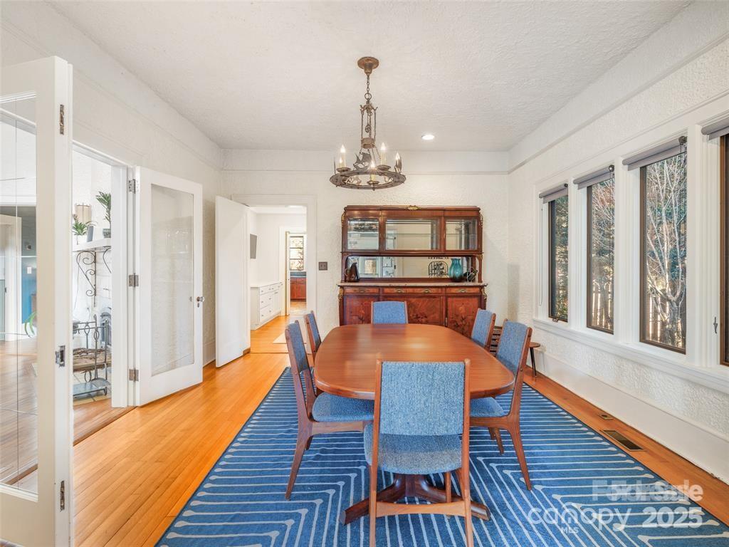26 Sheridan Road — Asheville