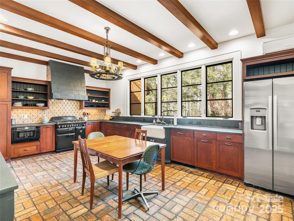 26 Sheridan Road — Asheville