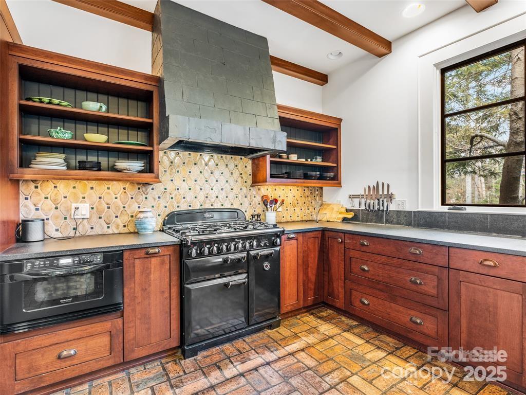 26 Sheridan Road — Asheville