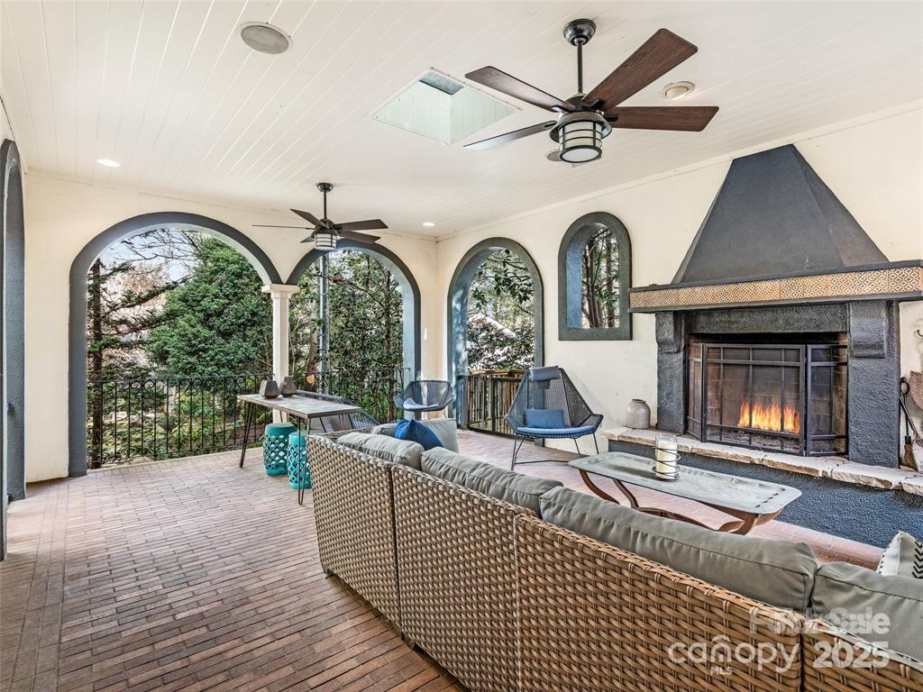 26 Sheridan Road — Asheville
