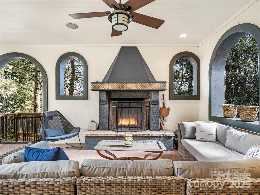26 Sheridan Road — Asheville