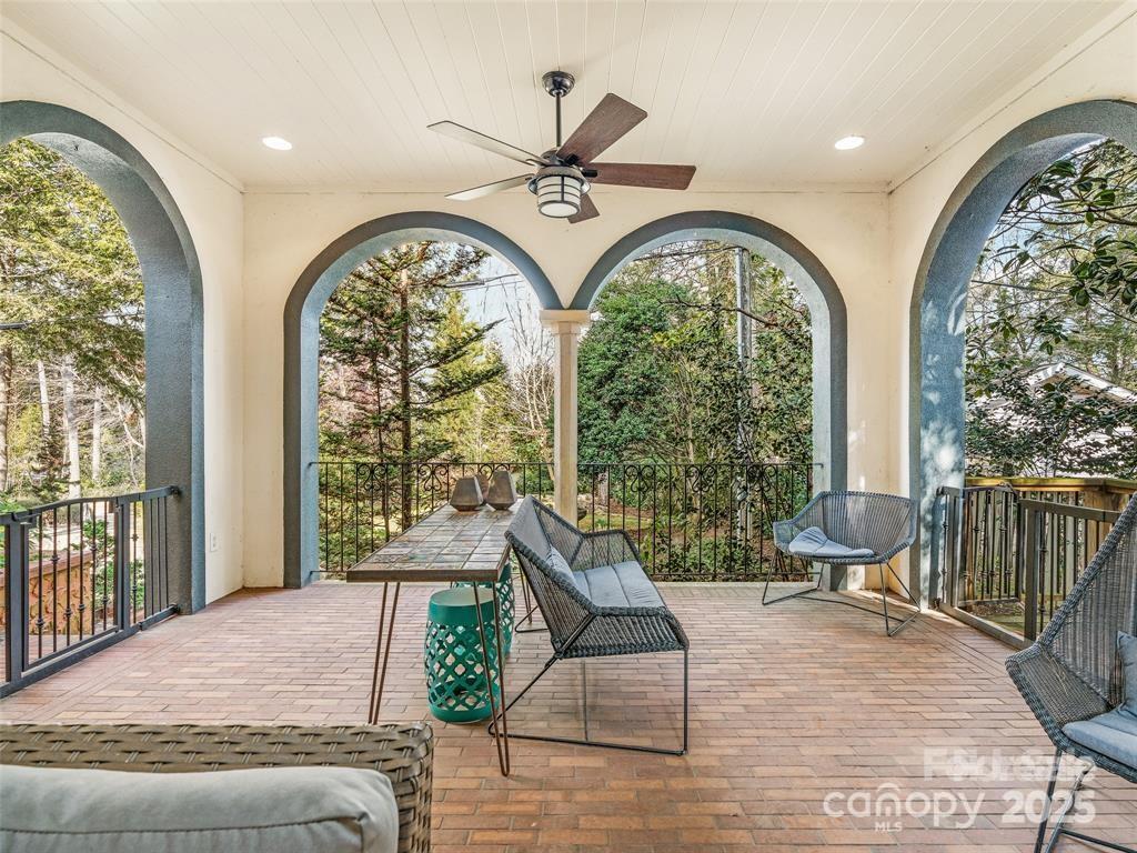 26 Sheridan Road — Asheville