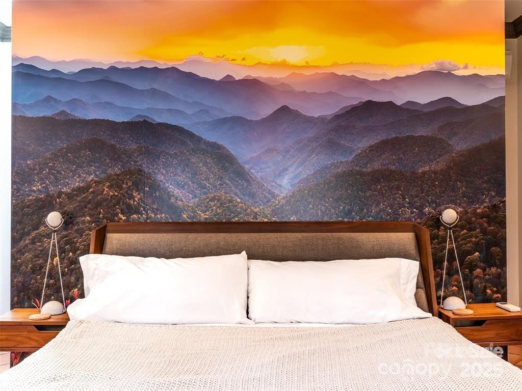 26 Sheridan Road — Asheville