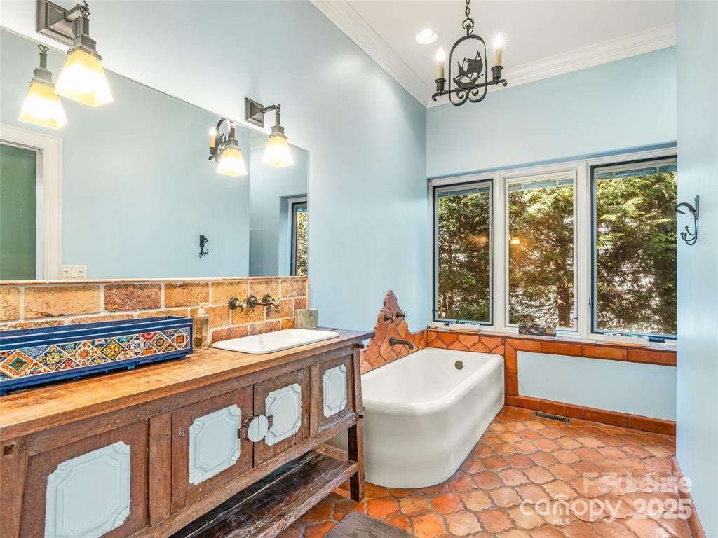 26 Sheridan Road — Asheville