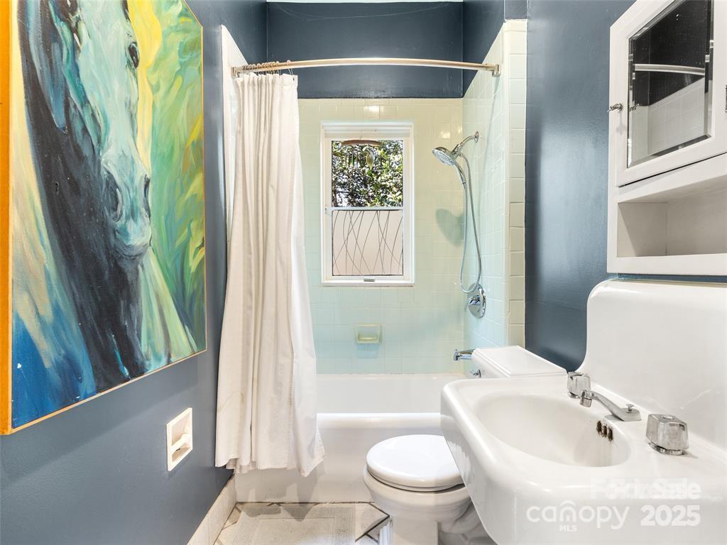 26 Sheridan Road — Asheville