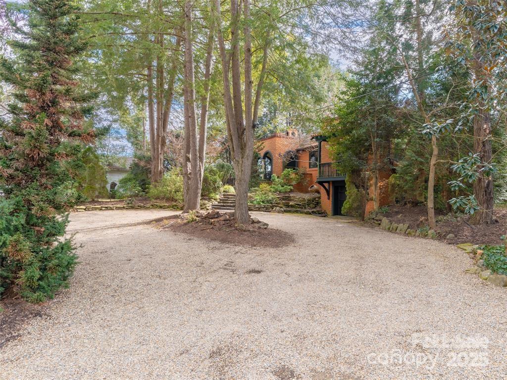 26 Sheridan Road — Asheville