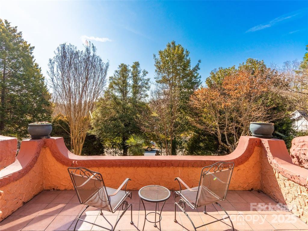 26 Sheridan Road — Asheville
