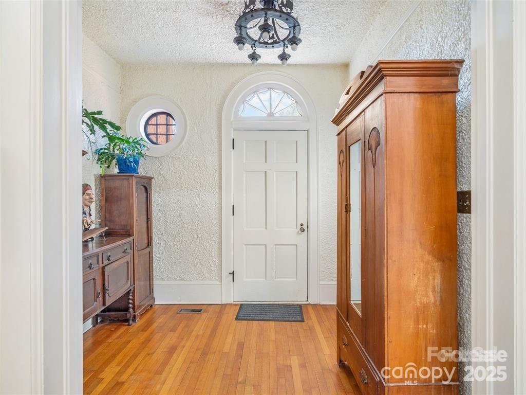 26 Sheridan Road — Asheville