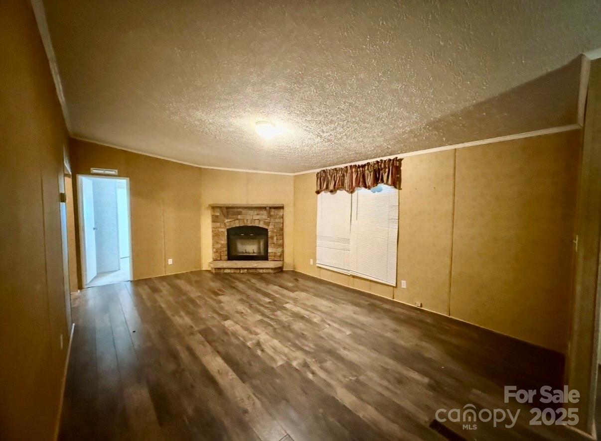 1409 Clayton Drive — Chester