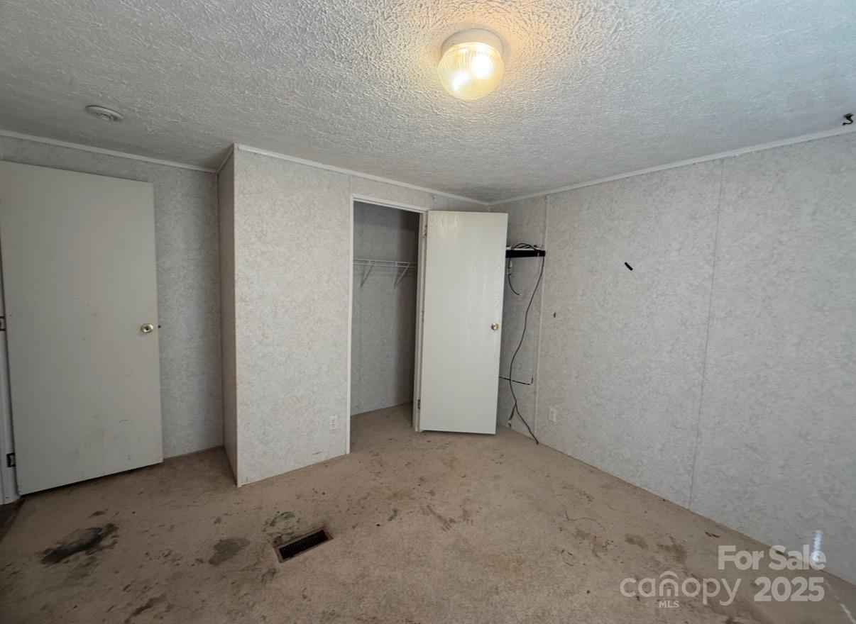 1409 Clayton Drive — Chester