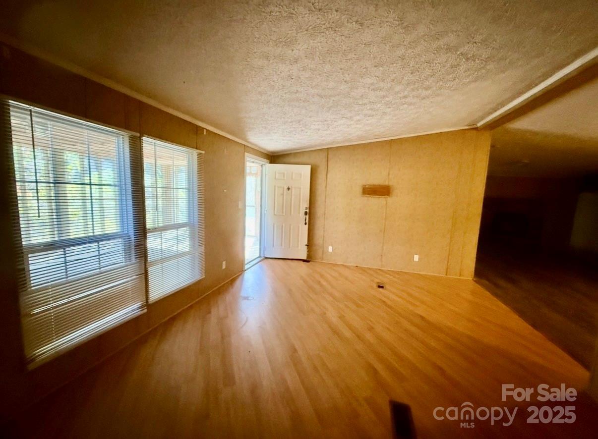 1409 Clayton Drive — Chester