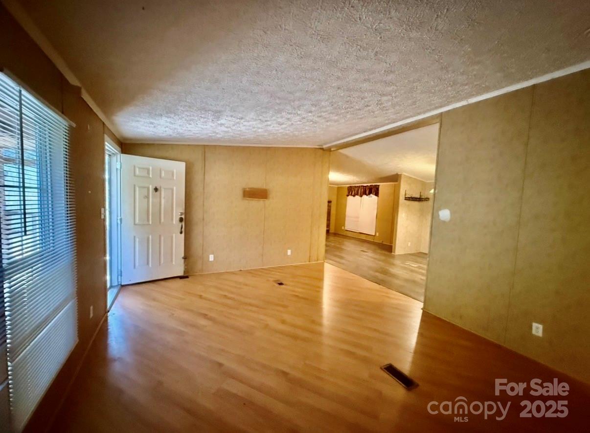 1409 Clayton Drive — Chester
