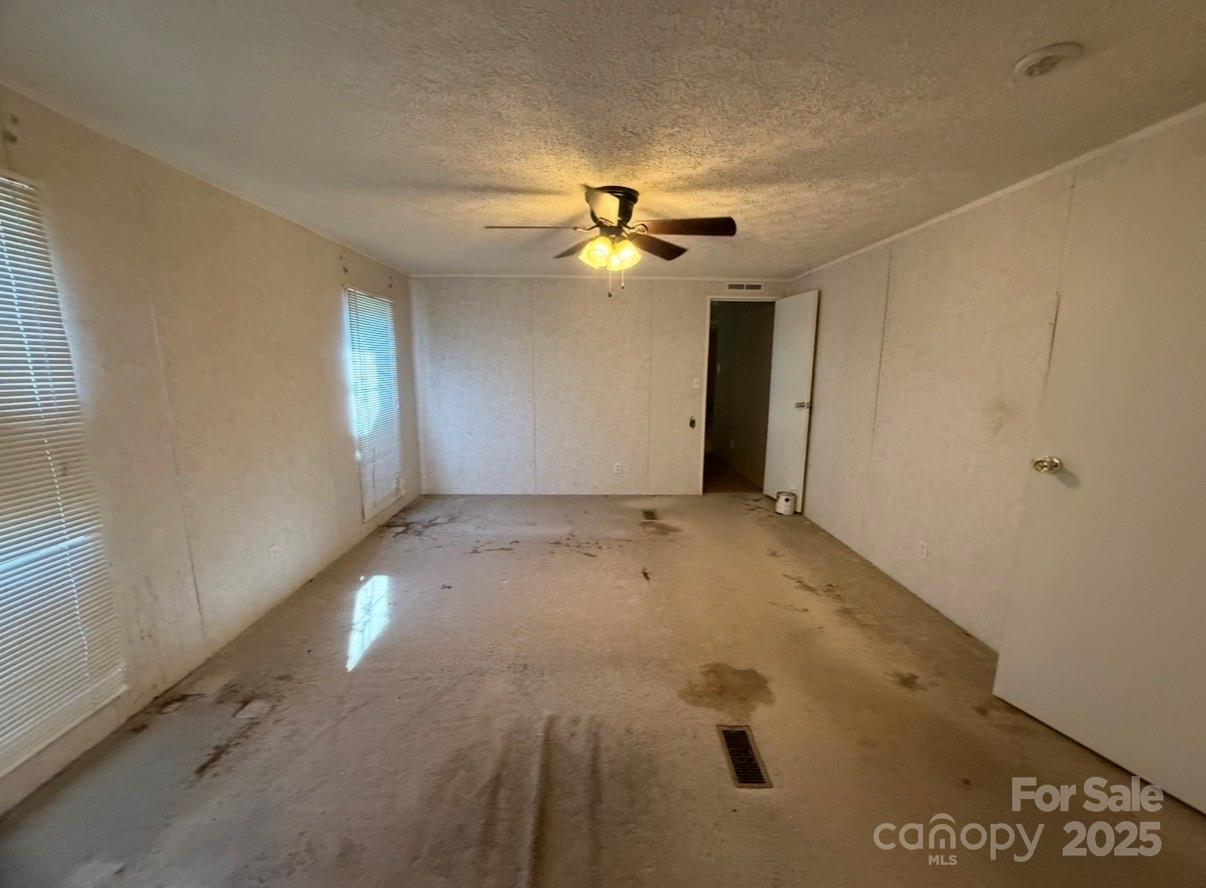 1409 Clayton Drive — Chester