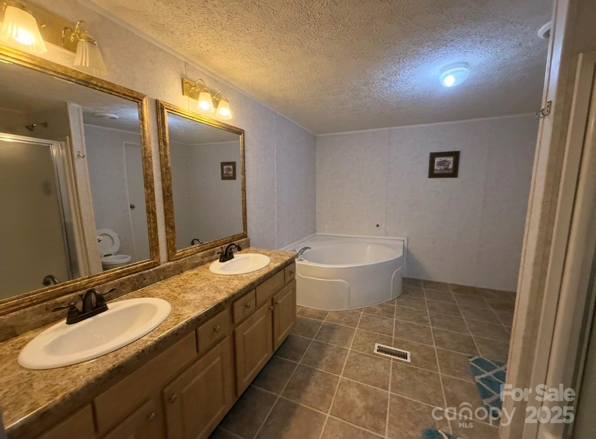 1409 Clayton Drive — Chester