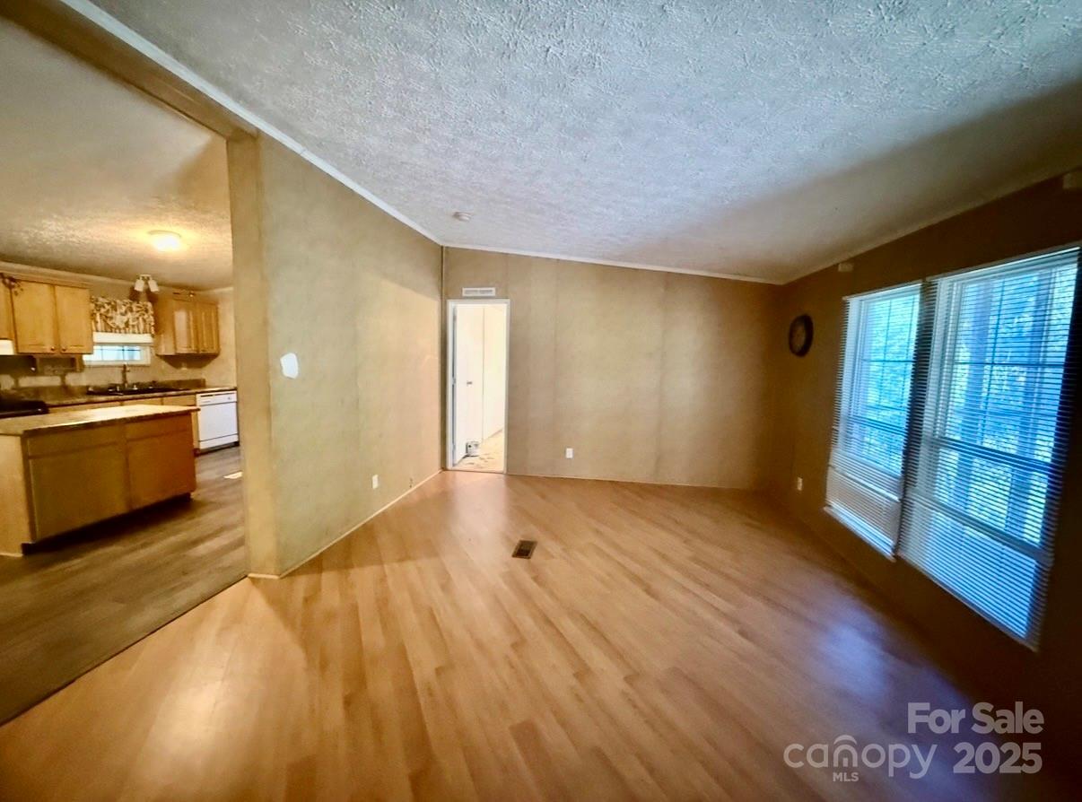 1409 Clayton Drive — Chester