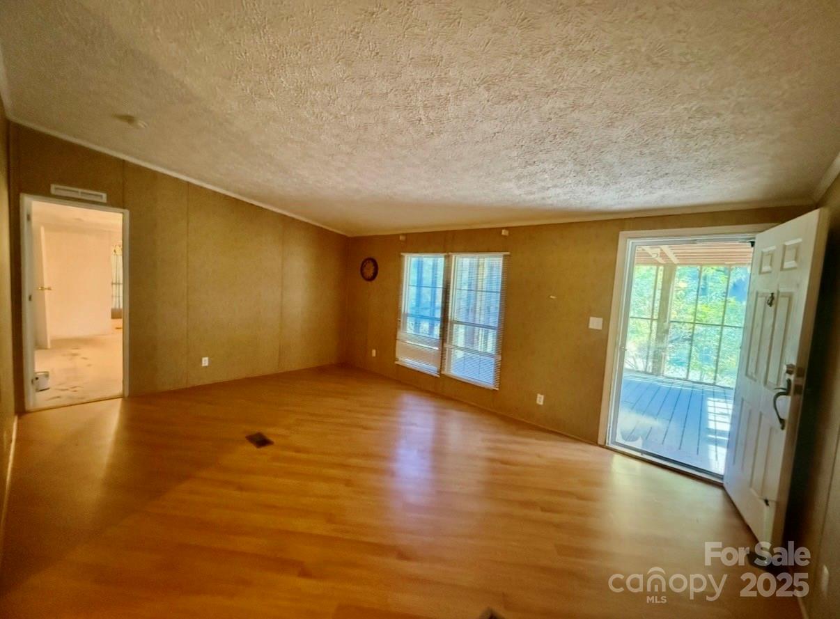 1409 Clayton Drive — Chester