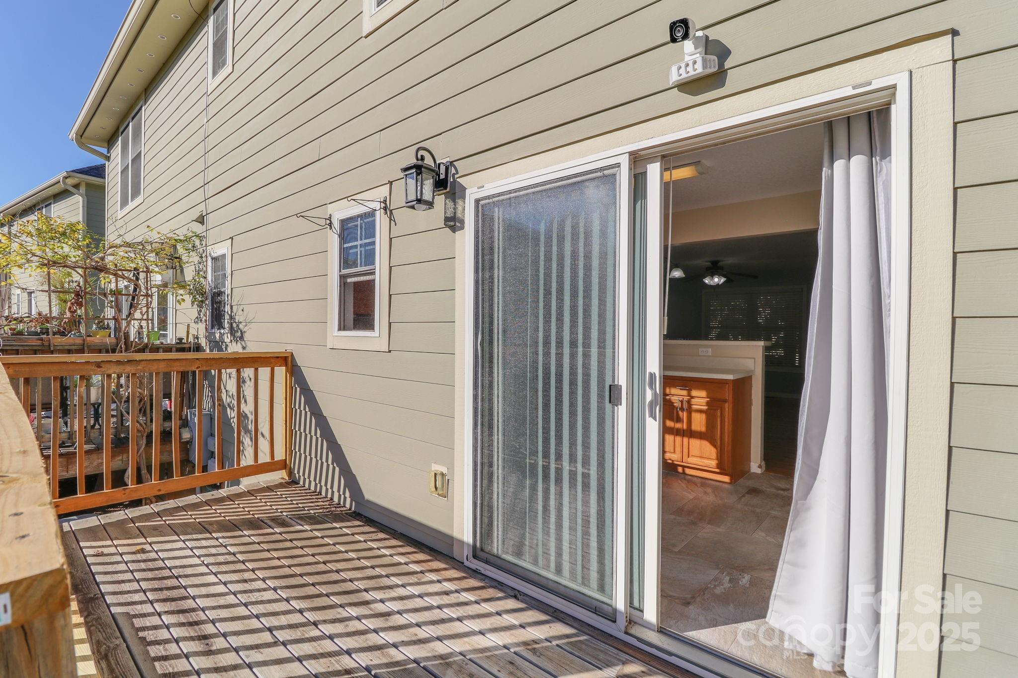 16 Aberdeen Drive — Arden