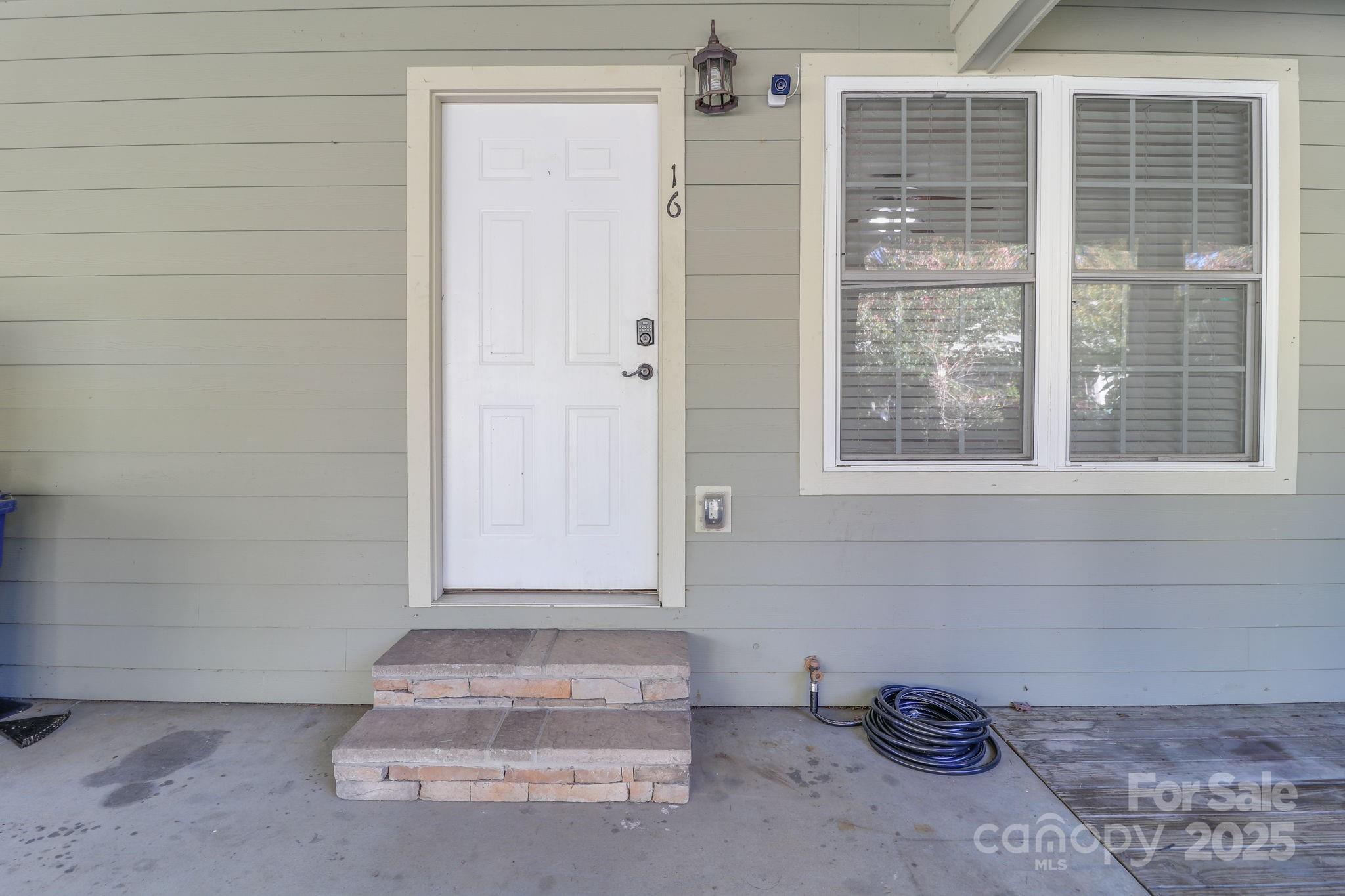 16 Aberdeen Drive — Arden