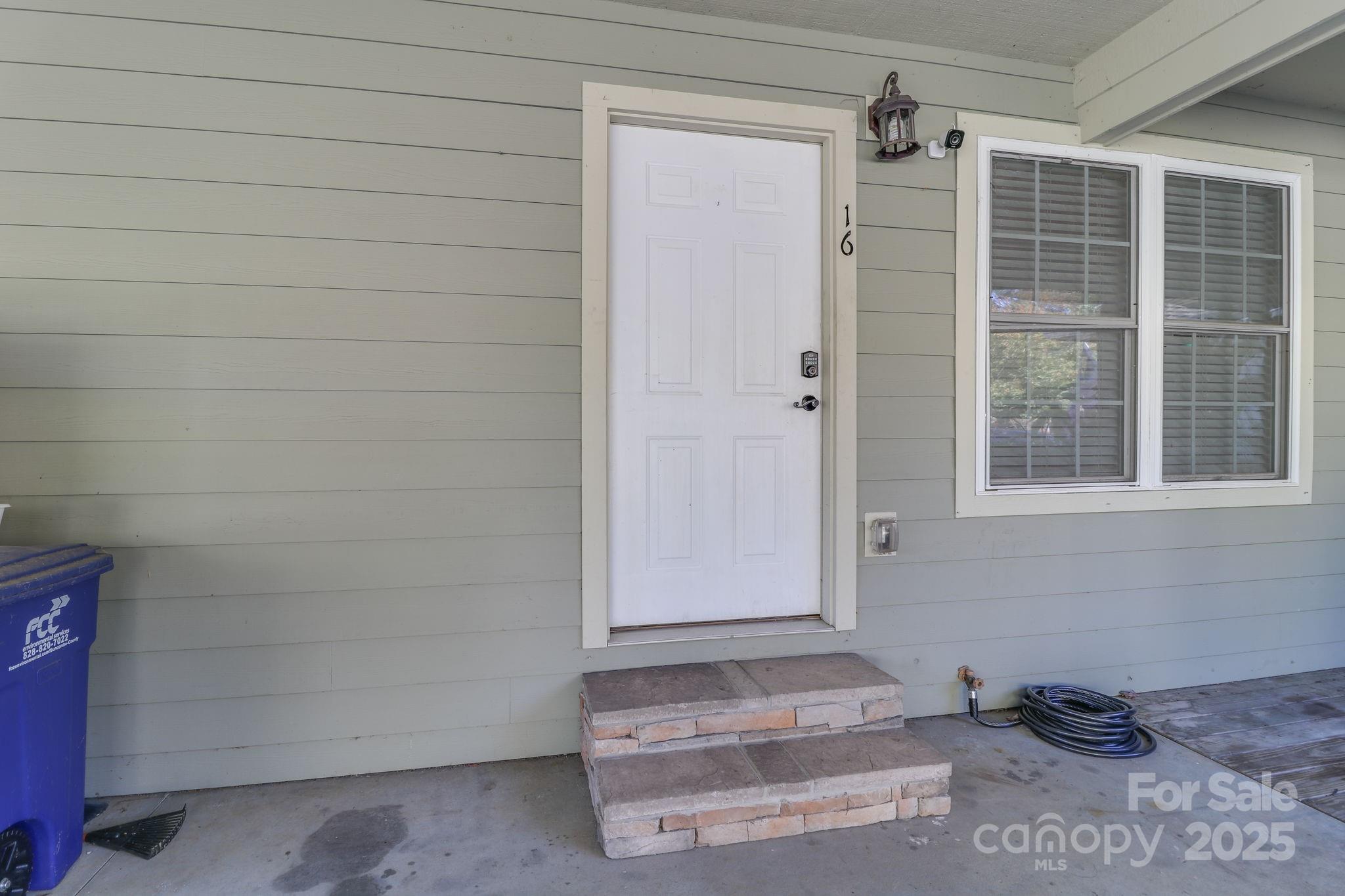 16 Aberdeen Drive — Arden