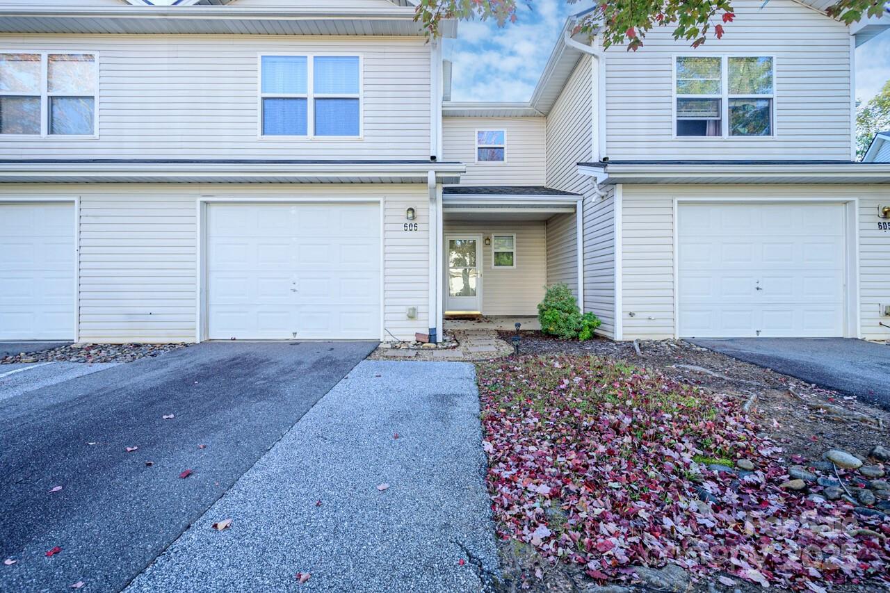 606 Olde Covington Way — Arden
