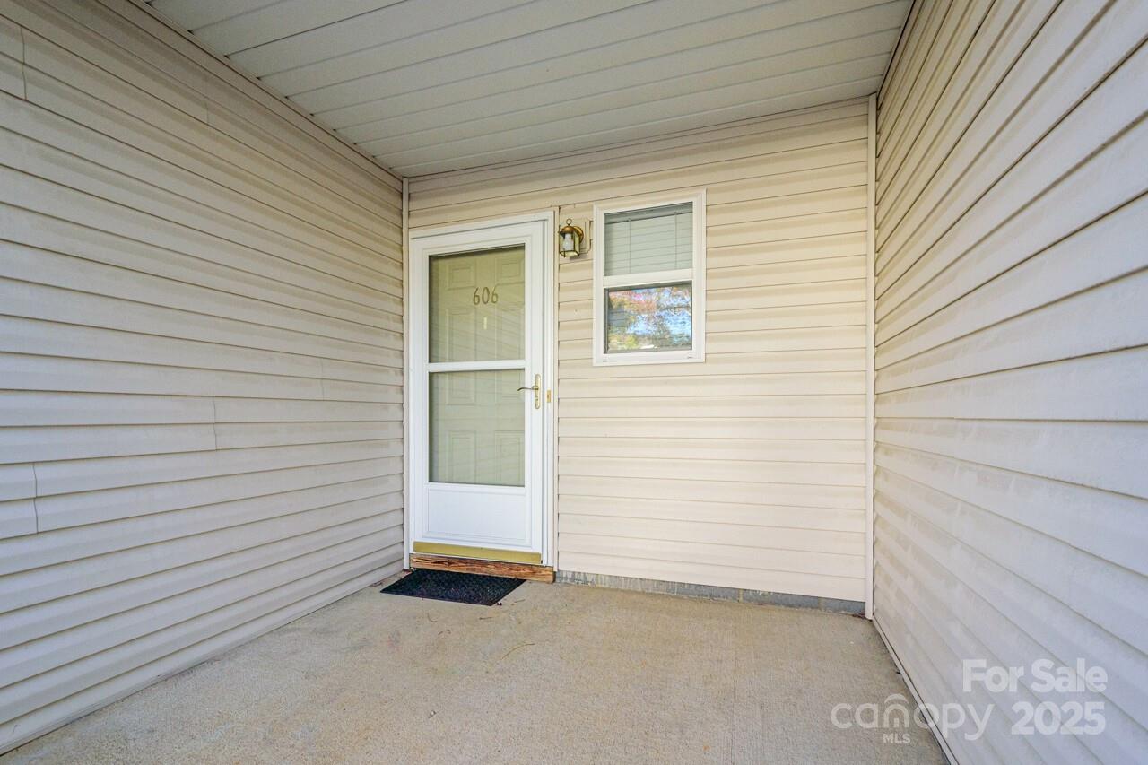 606 Olde Covington Way — Arden
