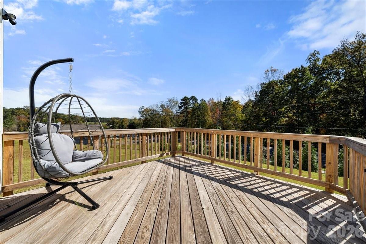 110 Cokesbury Road — Mooresville