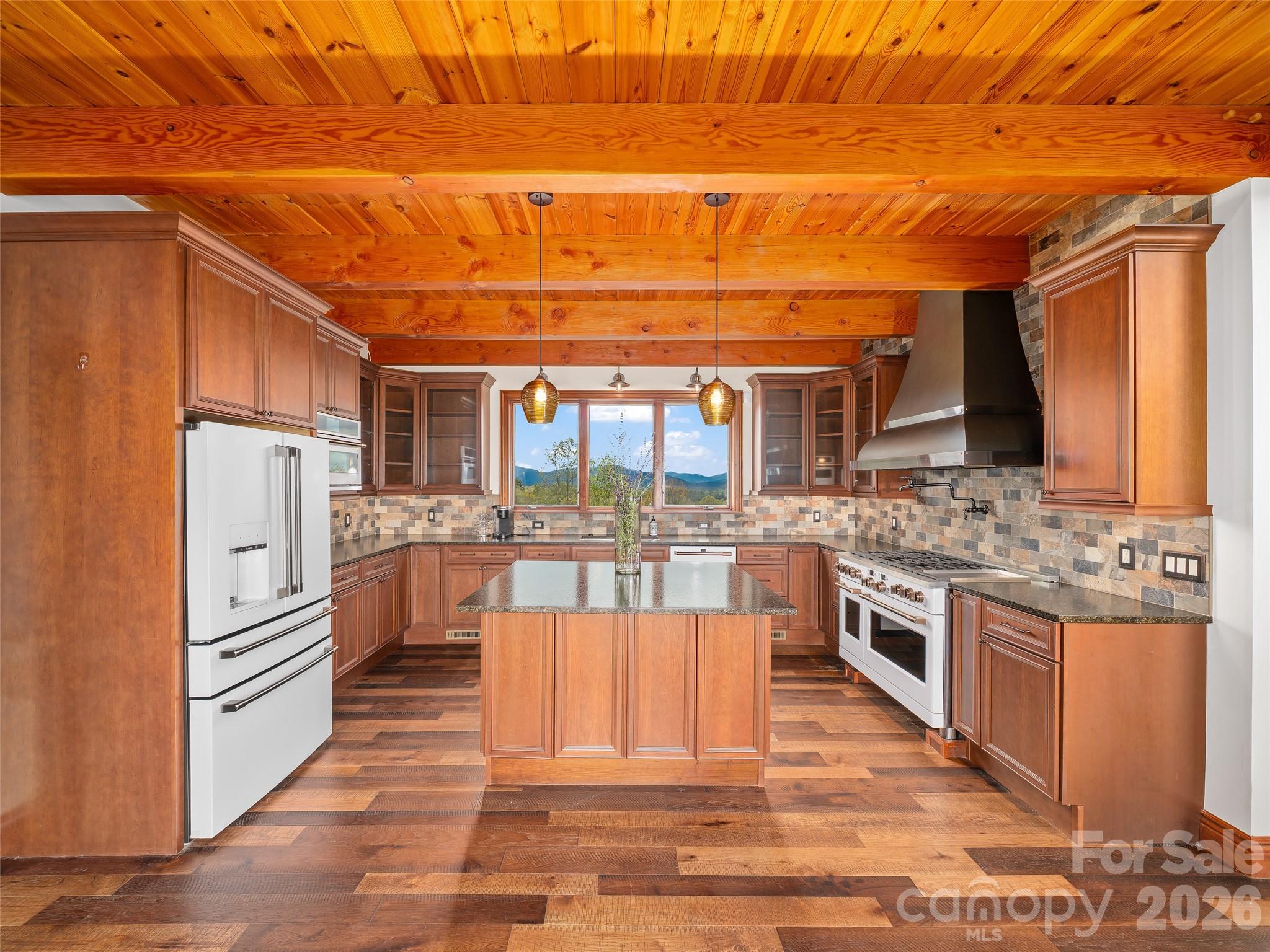 946 Ridge Road — Green Mountain