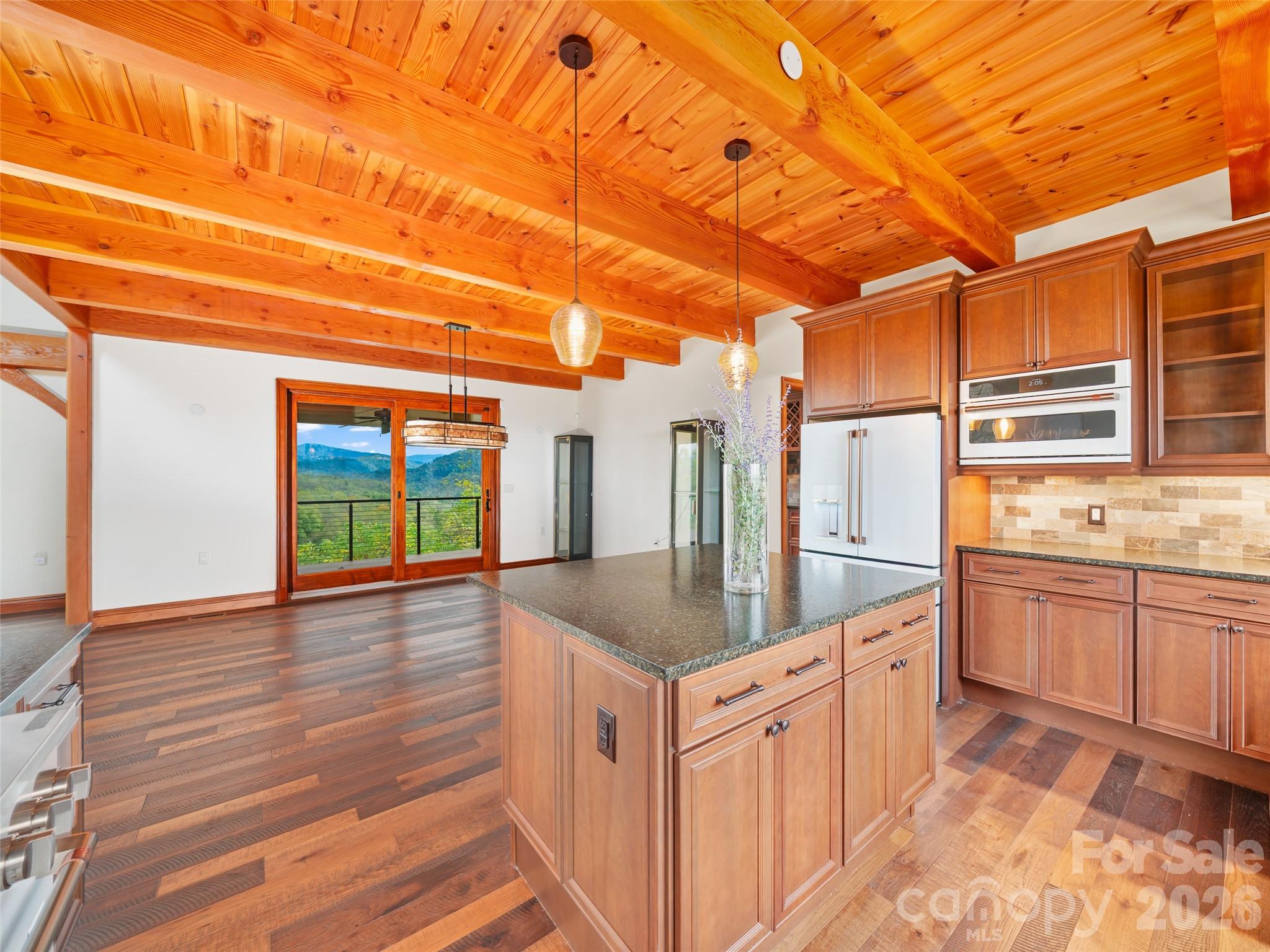 946 Ridge Road — Green Mountain