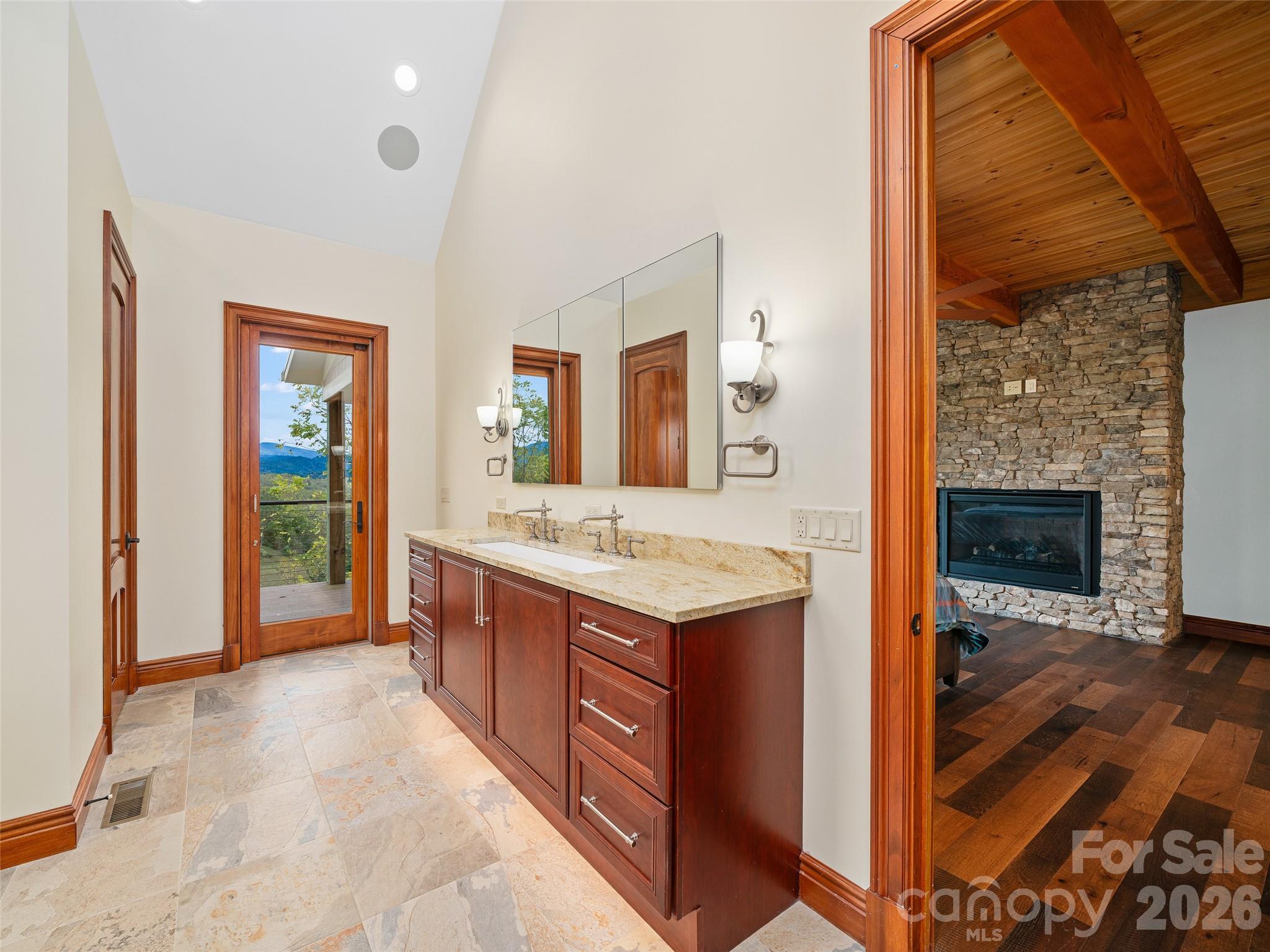 946 Ridge Road — Green Mountain