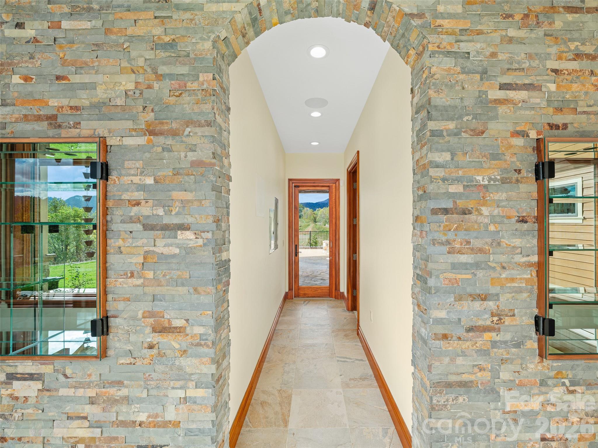 946 Ridge Road — Green Mountain