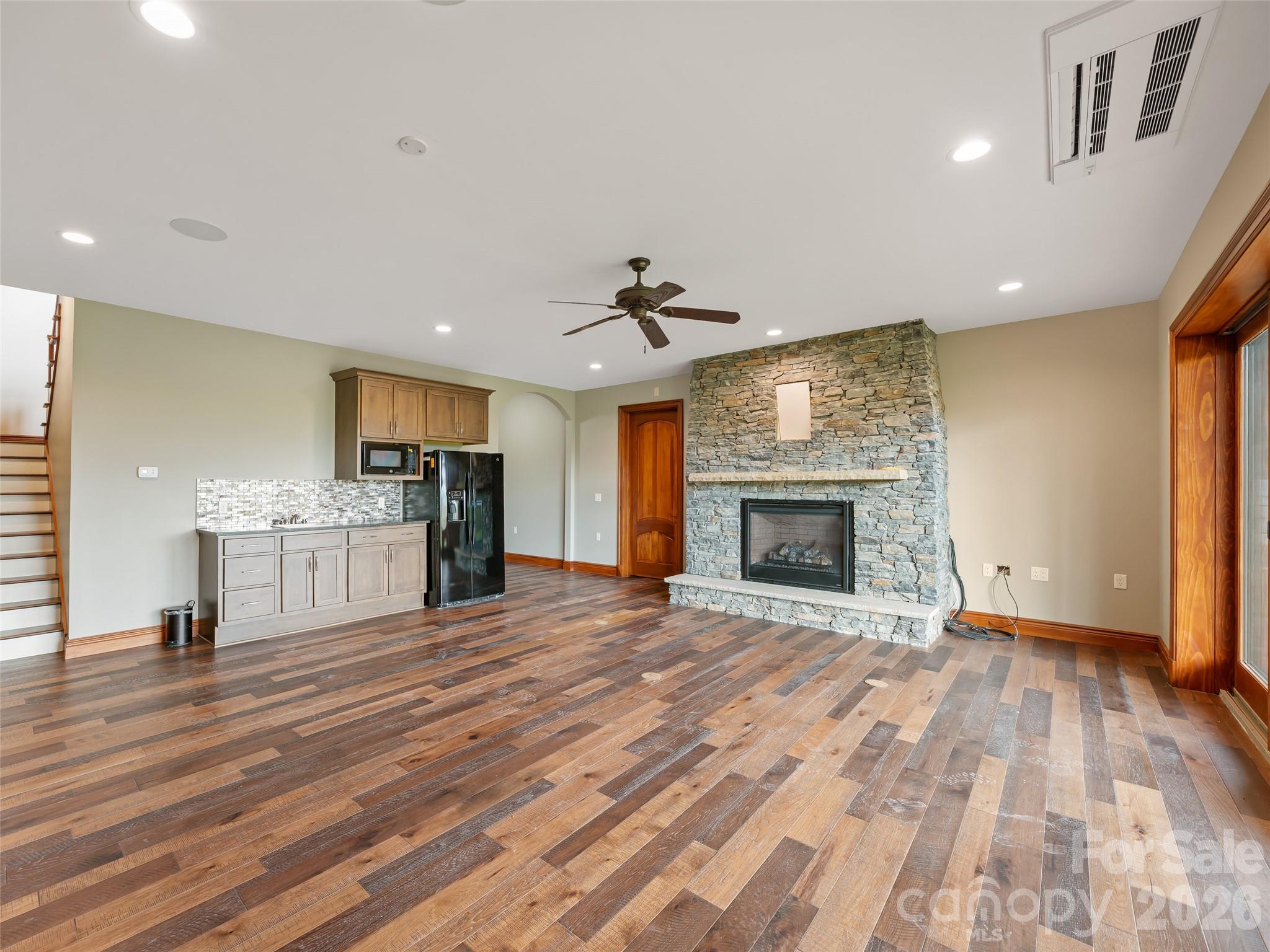 946 Ridge Road — Green Mountain