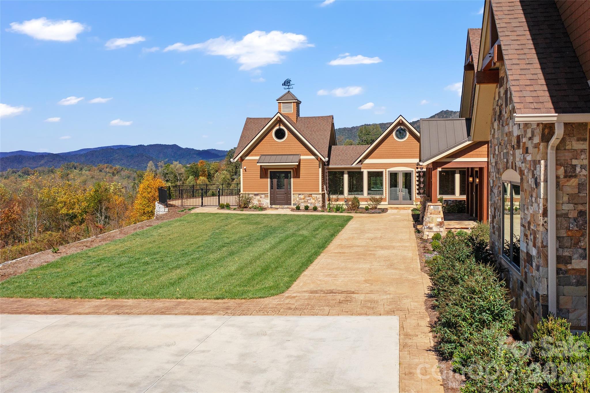 946 Ridge Road — Green Mountain