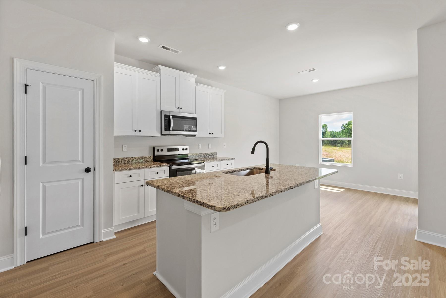 3321 Strong Box Lane — Gastonia