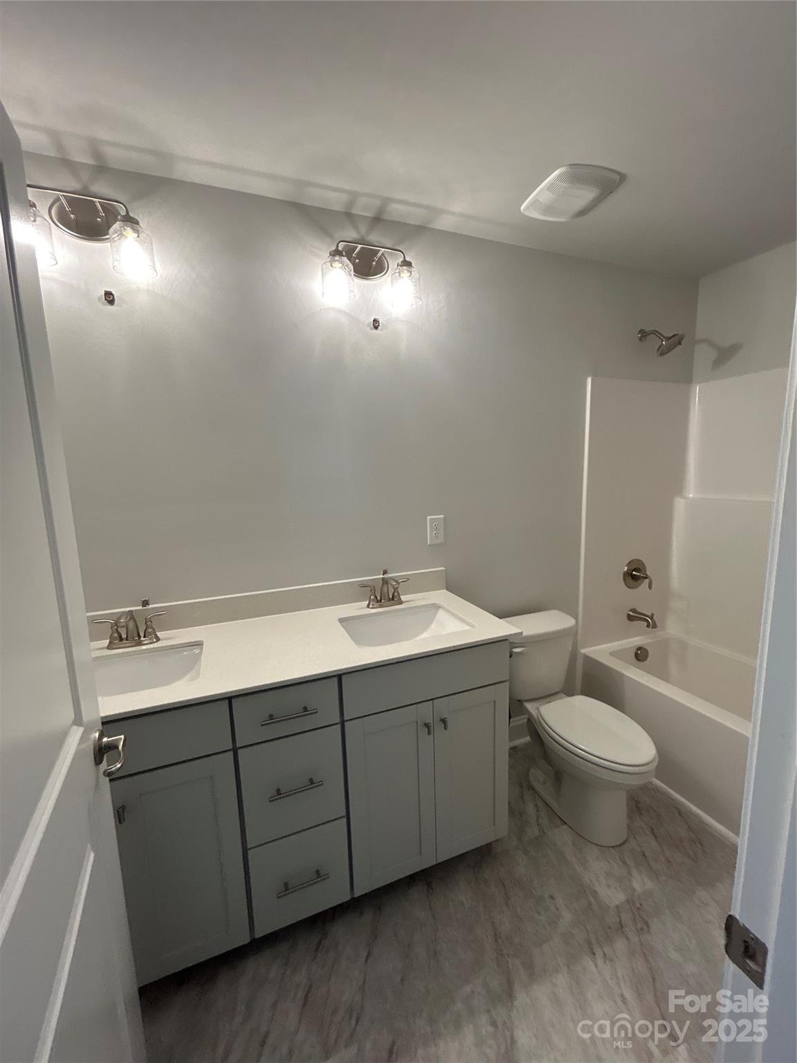 2915 Waterford Lane #33 B — Albemarle