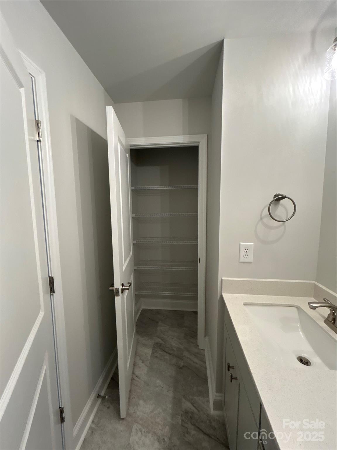 2915 Waterford Lane #33 B — Albemarle