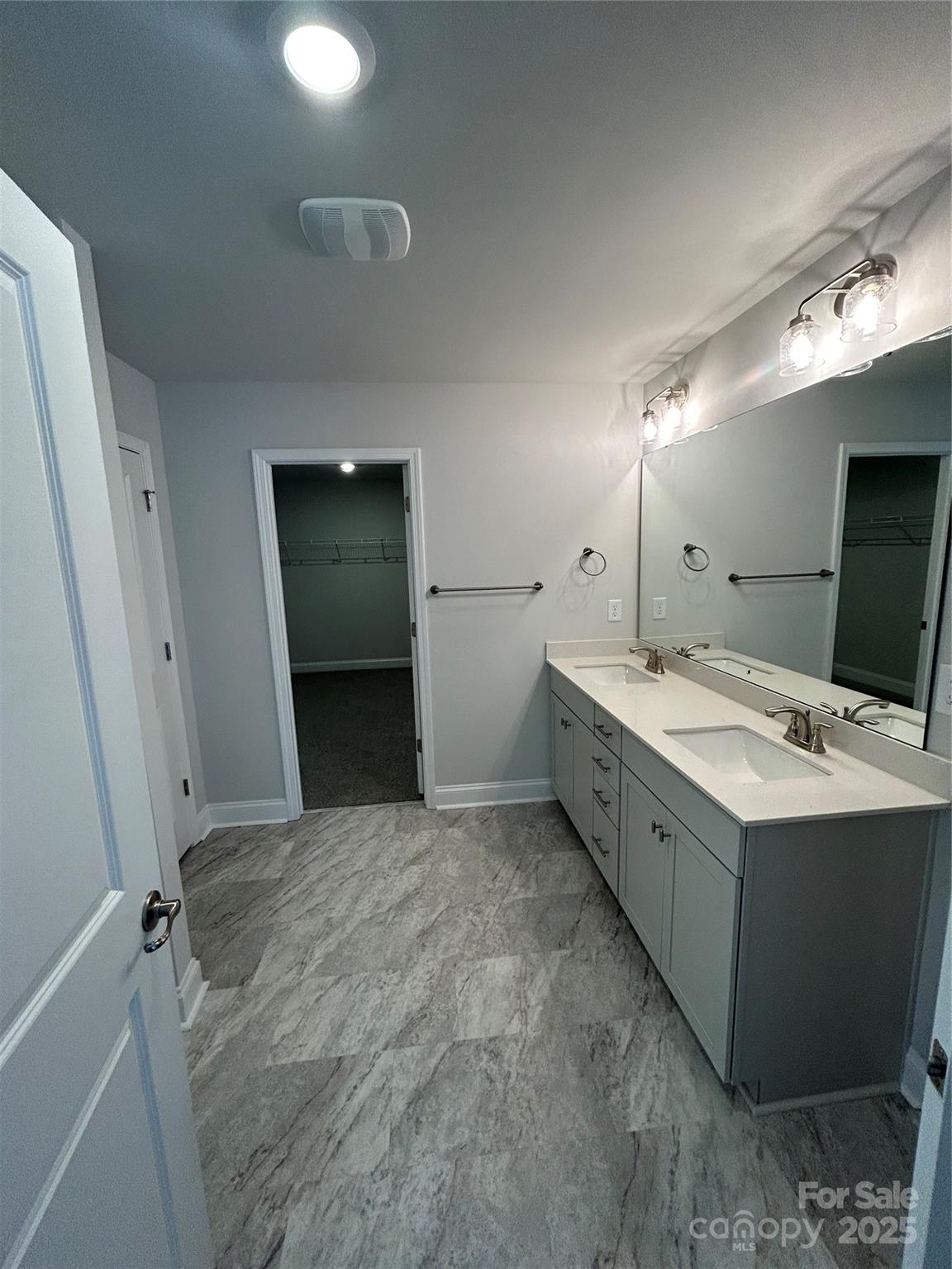 2915 Waterford Lane #33 B — Albemarle
