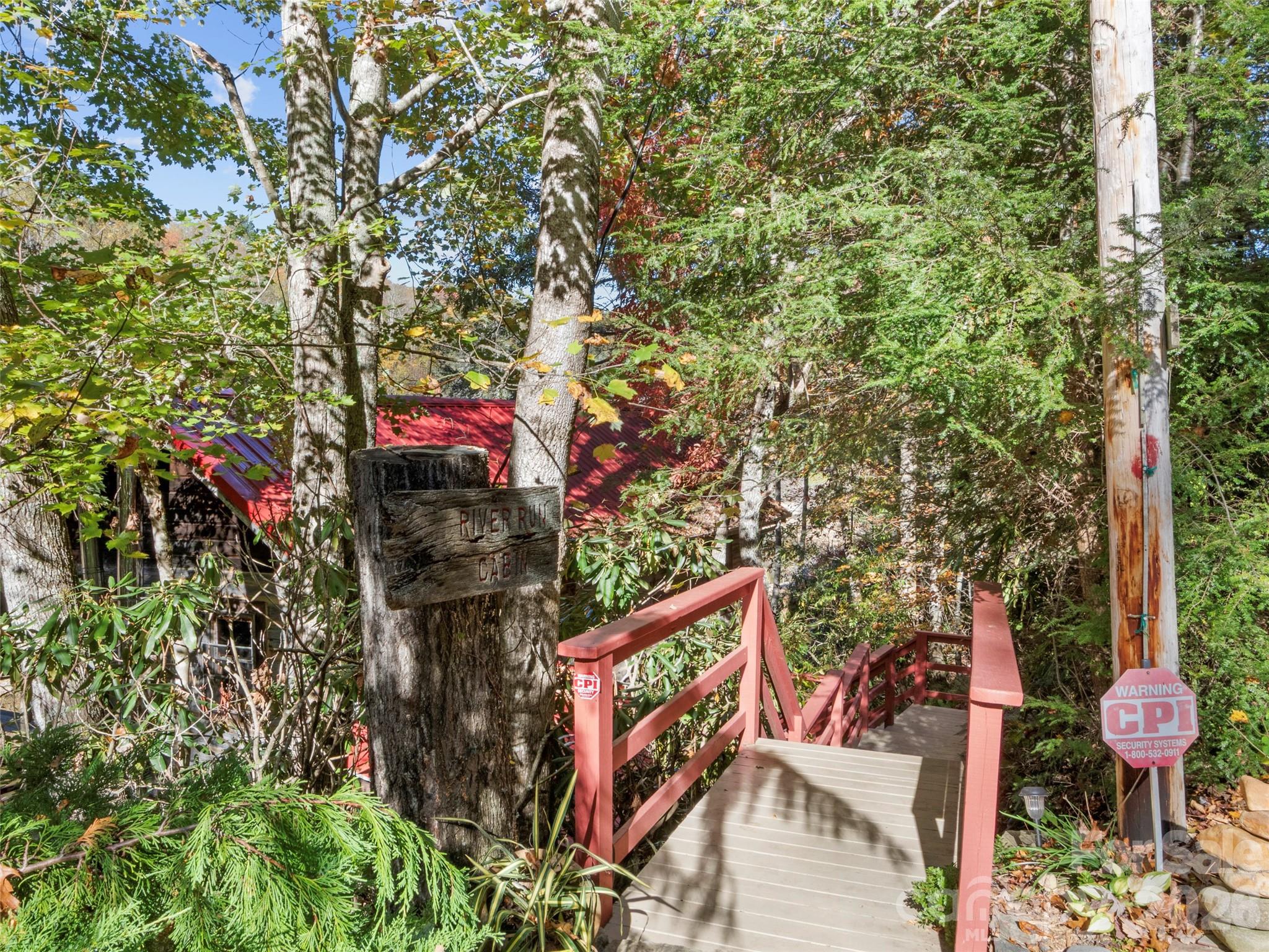 996 HALLS CHAPEL Road — Burnsville