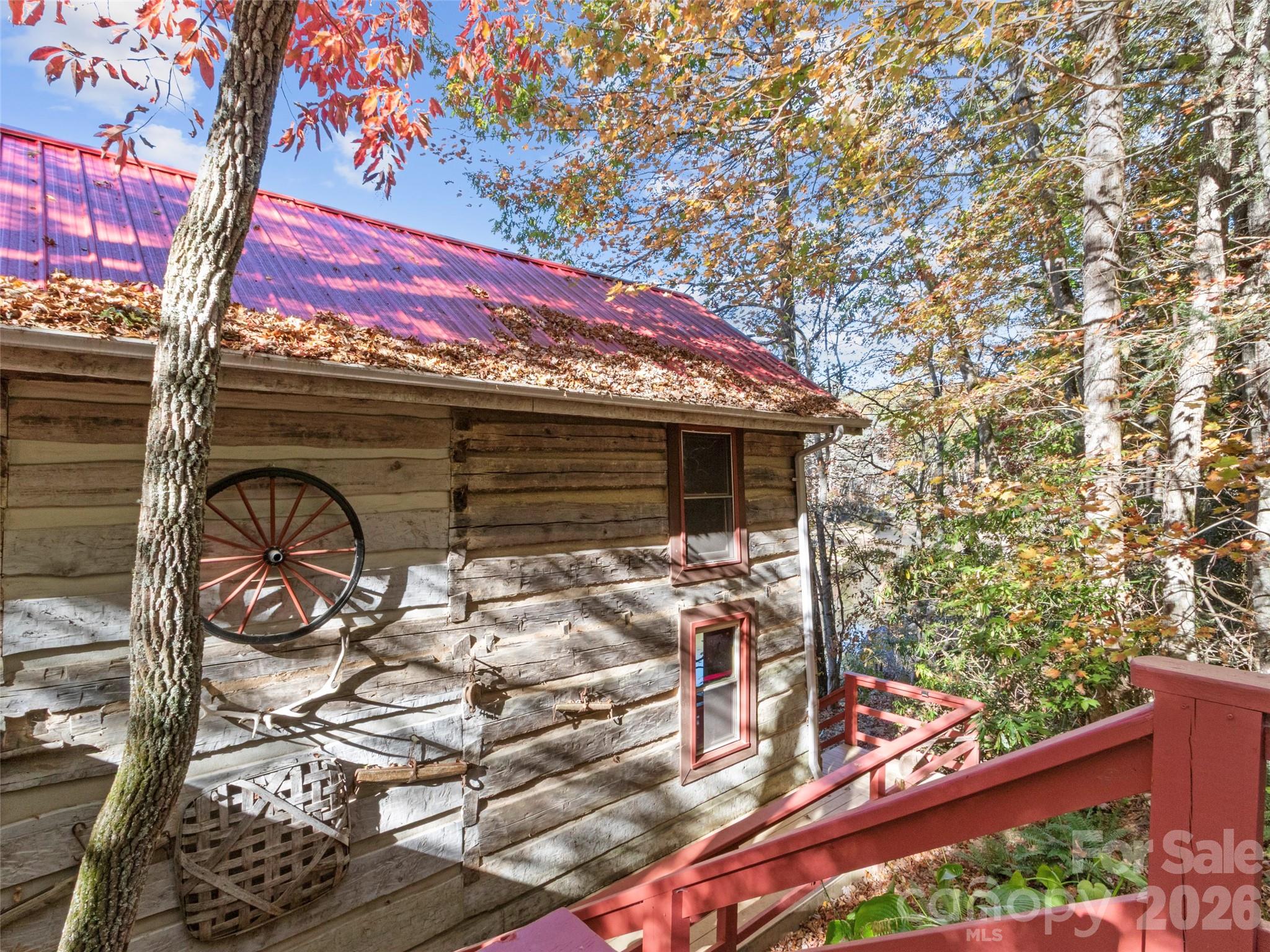 996 HALLS CHAPEL Road — Burnsville