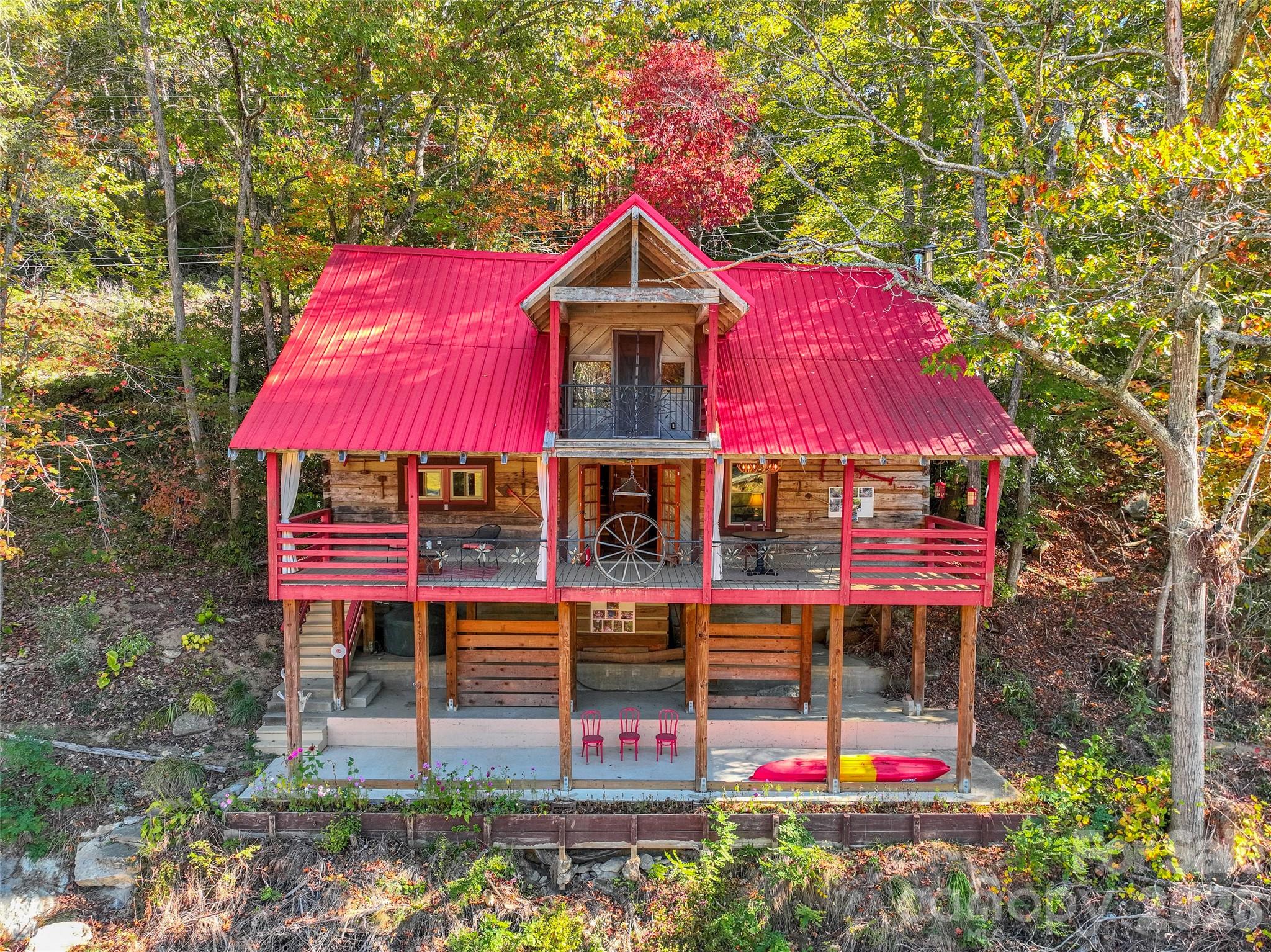 996 HALLS CHAPEL Road — Burnsville