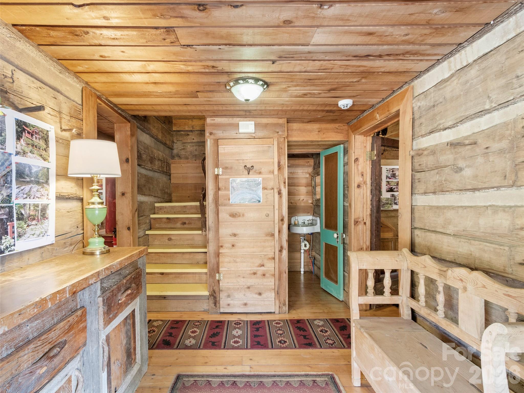 996 HALLS CHAPEL Road — Burnsville