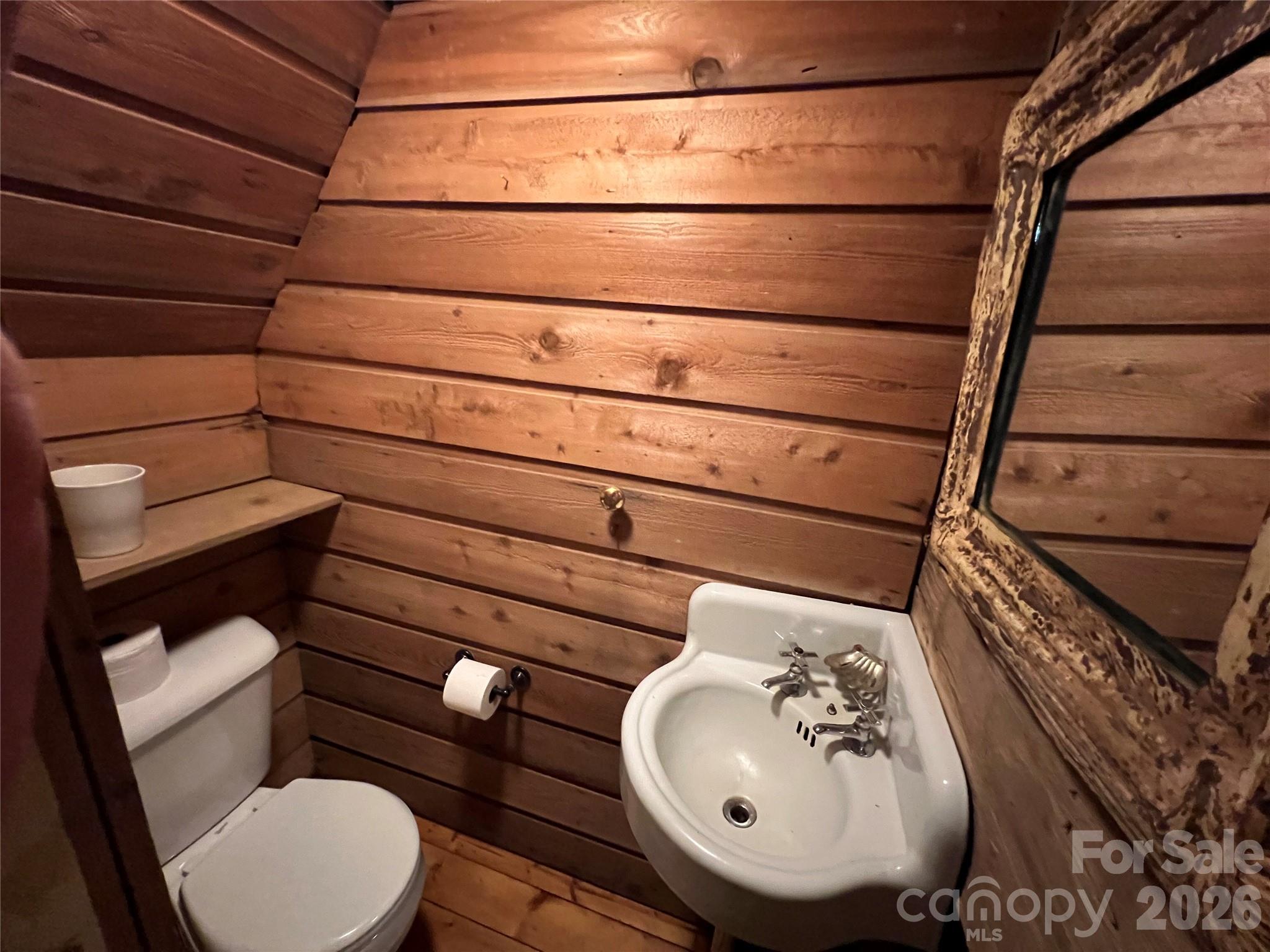 996 HALLS CHAPEL Road — Burnsville