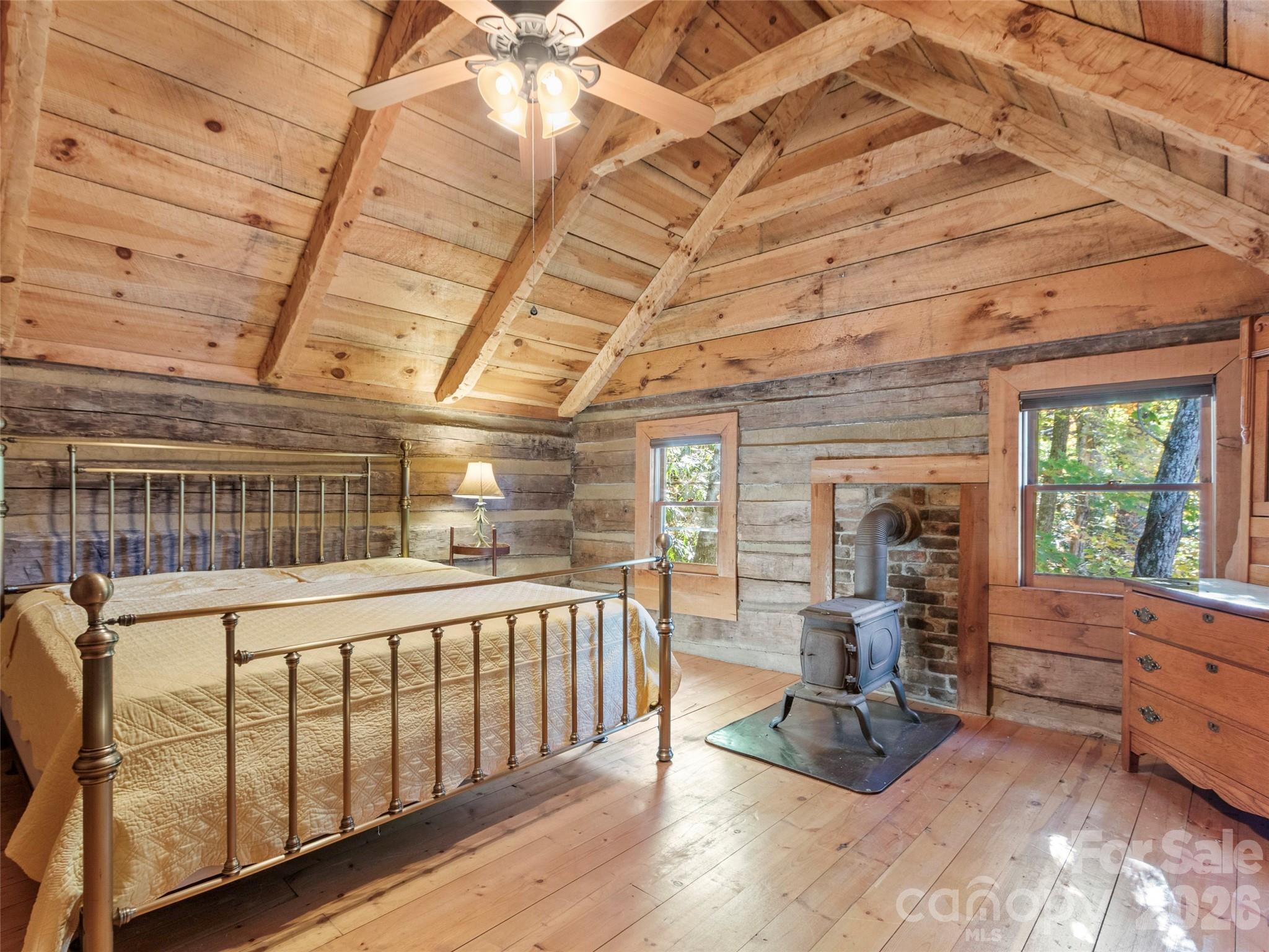 996 HALLS CHAPEL Road — Burnsville