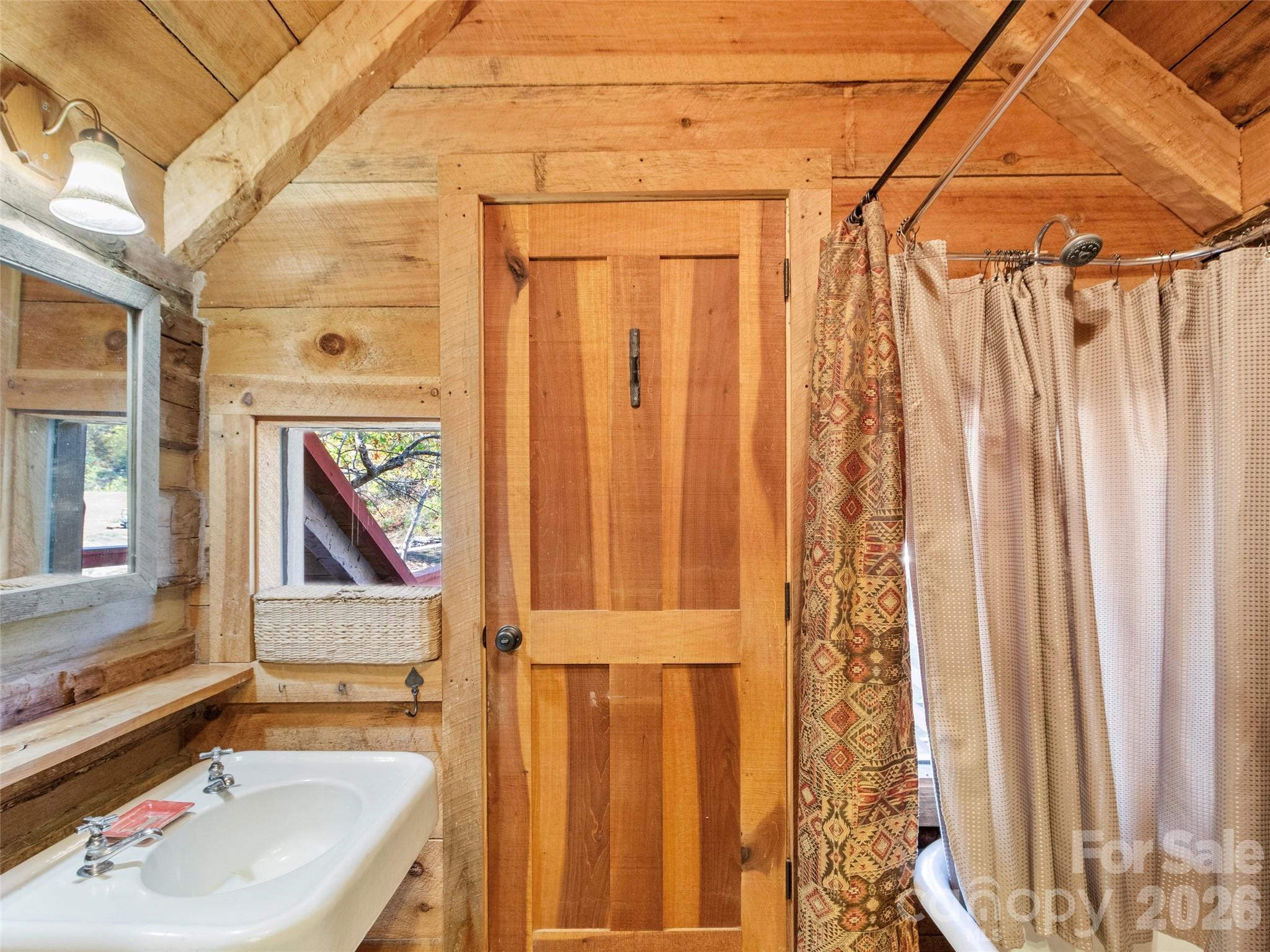 996 HALLS CHAPEL Road — Burnsville