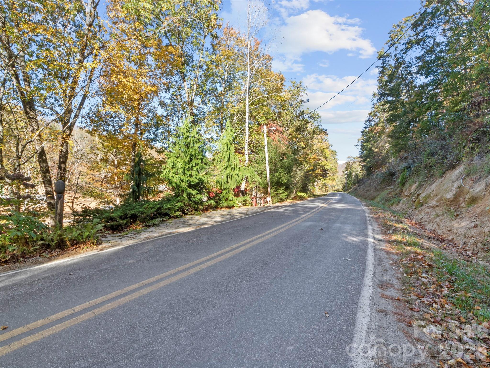 996 HALLS CHAPEL Road — Burnsville