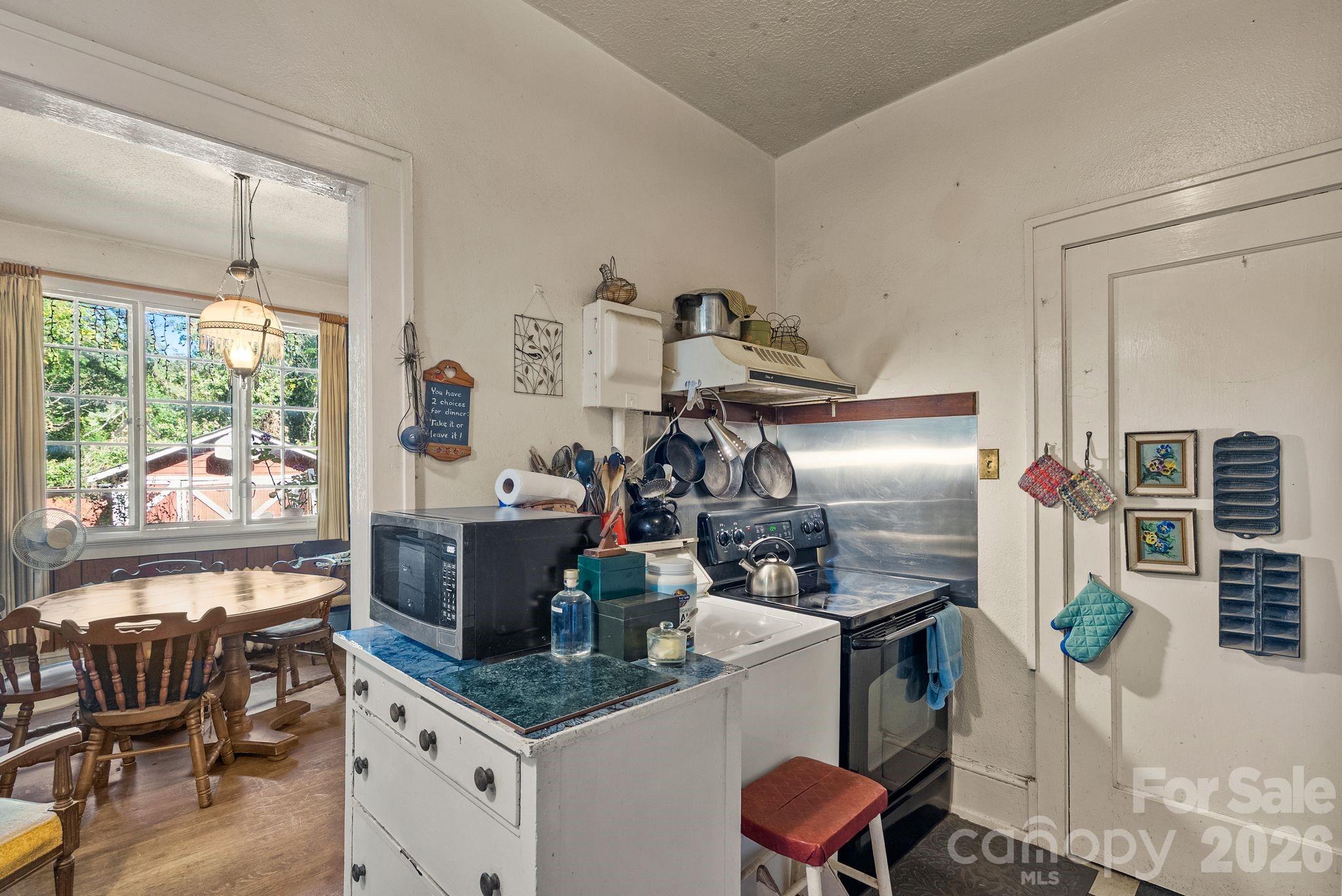 414 Beaucatcher Road — Asheville