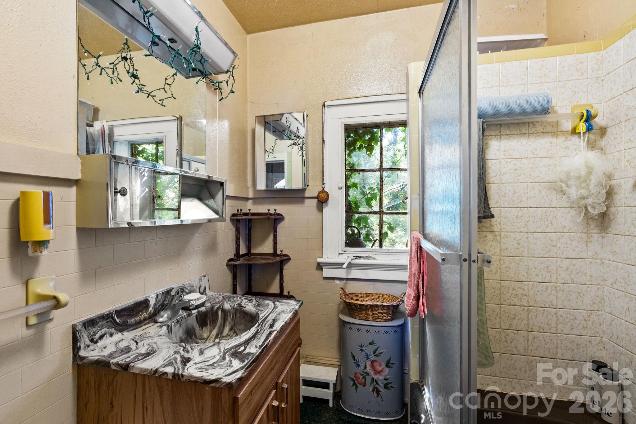 414 Beaucatcher Road — Asheville